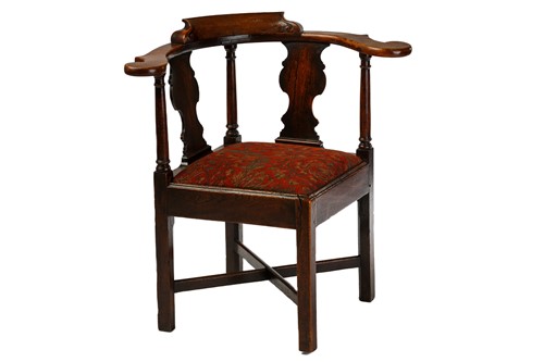 Lot 253 - A George III figured elm "horseshoe backed"...