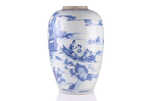 Lot 131 - A Chinese blue and white porcelain vase, Qing,...