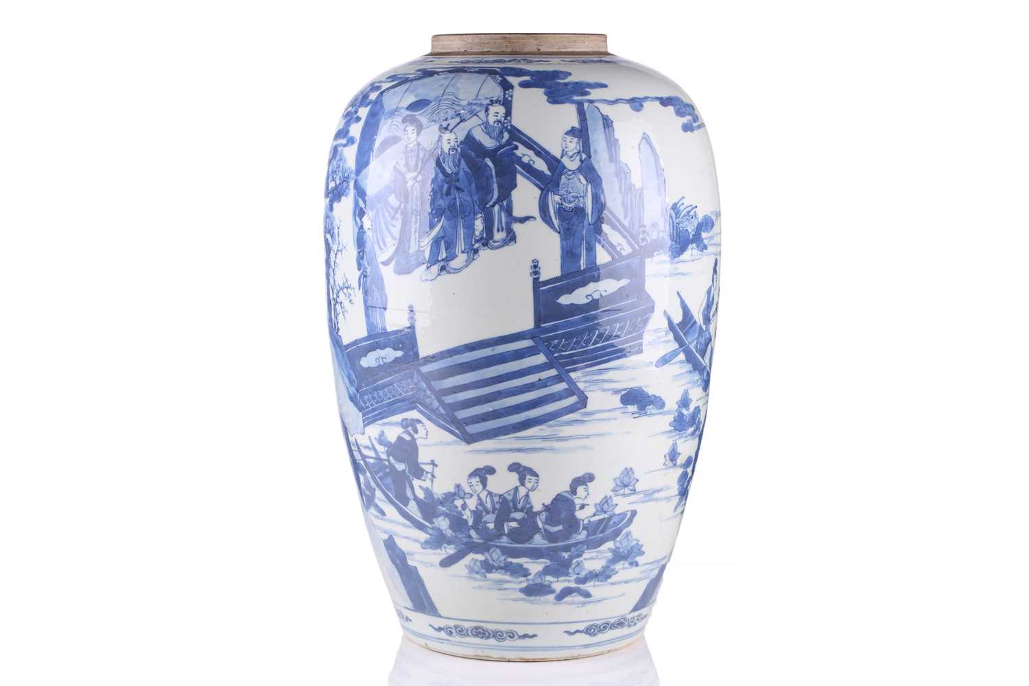 Lot 131 - A Chinese blue and white porcelain vase, Qing,...