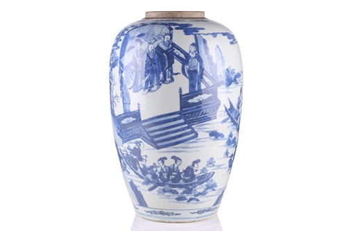 Lot 131 - A Chinese blue and white porcelain vase, Qing,...