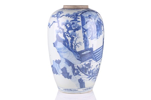 Lot 131 - A Chinese blue and white porcelain vase, Qing,...