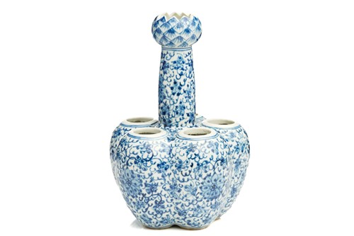Lot 80 - A Chinese porcelain quintal bulb pot, painted...