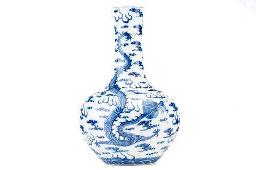 Lot 154 - A Chinese blue & white dragon vase,...