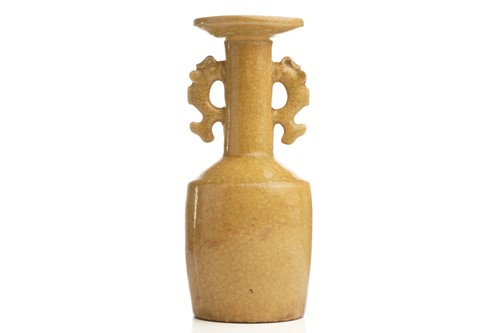 Lot 96 - A Chinese porcelain mallet shape vase,...