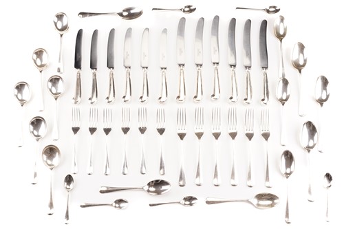 Lot 450 - A set of silver Hanoverian rattail pattern...