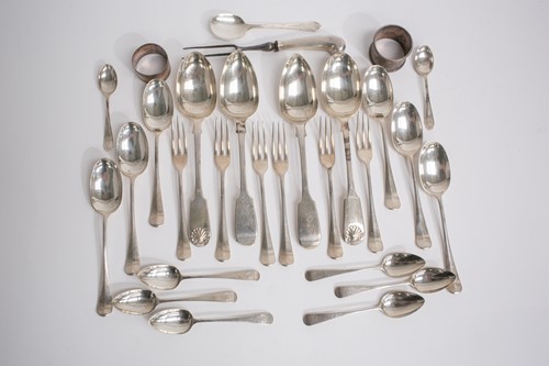 Lot 369 - A set of six silver Hanoverian rattail pattern...