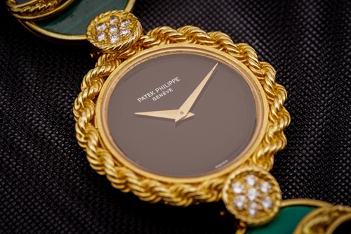 Lot 330 - A stunning Patek Philippe lady's dress watch...