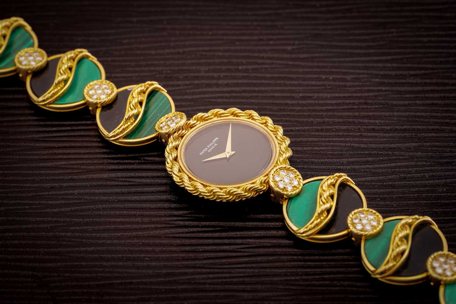 Lot 330 - A stunning Patek Philippe lady's dress watch...