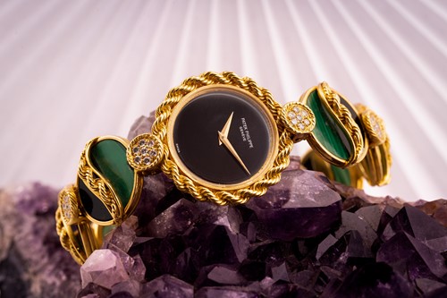 Lot 330 - A stunning Patek Philippe lady's dress watch...