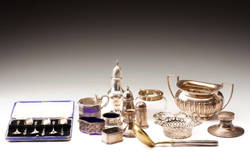 Lot 448 - A mixed collection of silver comprising a...