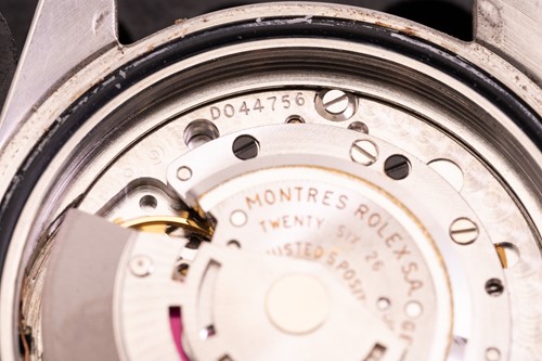 Lot 346 - A Rolex Sea-Dweller Submariner 2000 - Double...