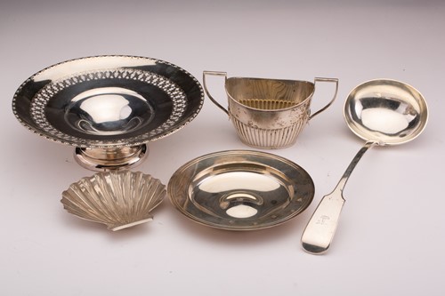 Lot 425 - A group of silver and white metal comprising a...