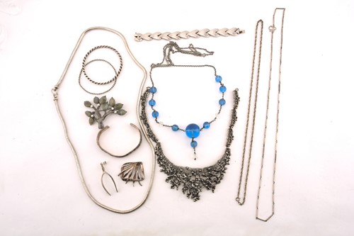 Lot 147 - A collection of white metal jewellery,...