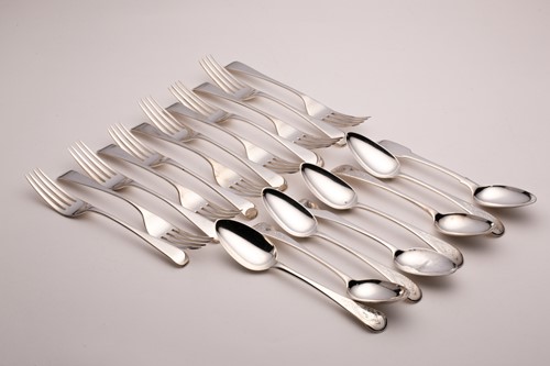 Lot 444 - A mixed quantity of silver flatware;...
