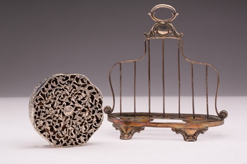 Lot 360 - A William Comyns silver pomander, the cast...