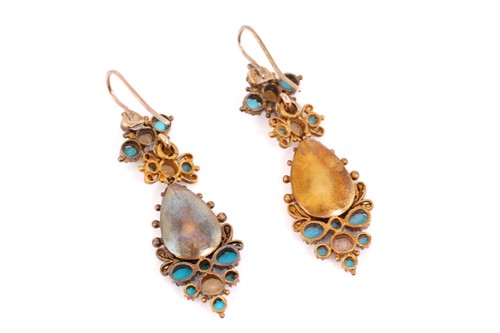 Lot 86 - A Victorian demi-parure in high carat yellow...