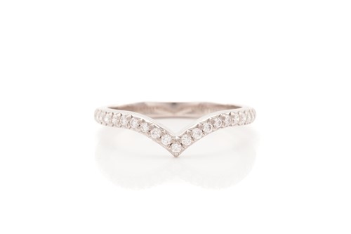 Lot 57 - Tiffany & Co. - Soleste V band ring set with...