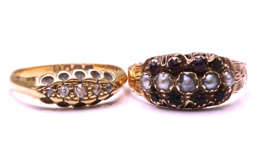 Lot 253 - A Victorian 9 carat gold, garnet and split...