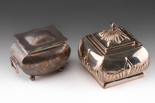 Lot 366 - A Victorian tea caddy, of lobed square form,...