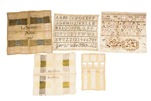 Lot 382 - A small collection of Alton School Quaker(?)...