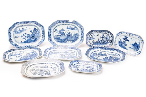 Lot 148 - A collection of Chinese export blue & white...