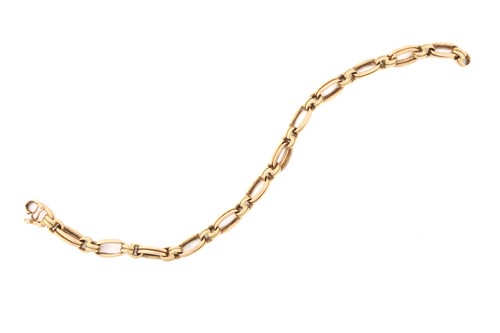 Lot 141 - A fancy cable link bracelet, with double links...