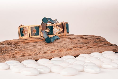 Lot 259 - A Victorian Scottish agate bracelet of belt...