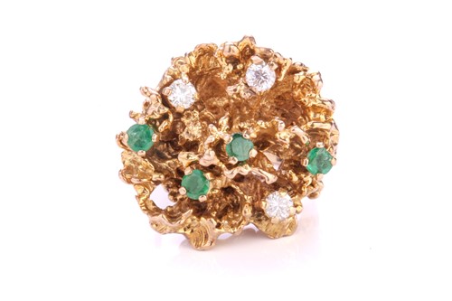 Lot 262 - A Modernist dress ring in 9ct gold, comprising...