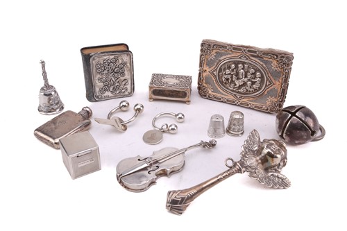 Lot 493 - A collection of silver and white metal...