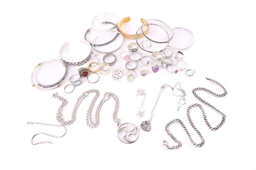 Lot 257 - A lot consisting of assorted white metal...