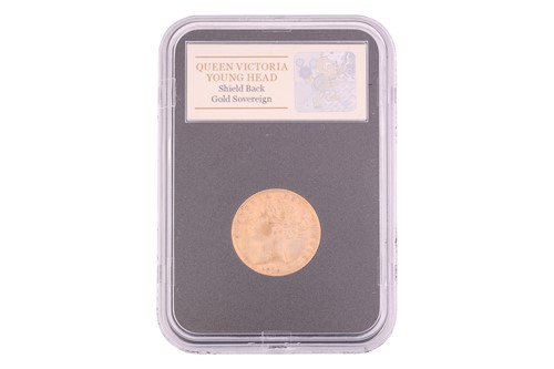 Lot 368 - Queen Victoria - sovereign 1872, shield back,...