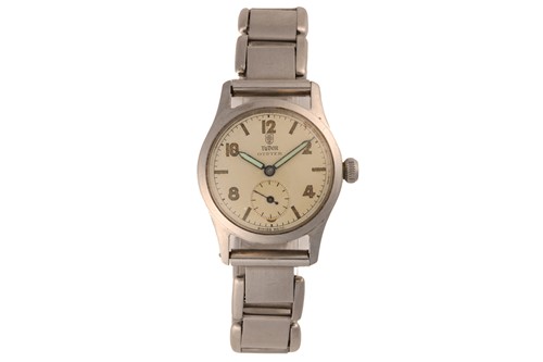 Lot 449 - A Tudor Oyster wristwatch, featuring a swiss...