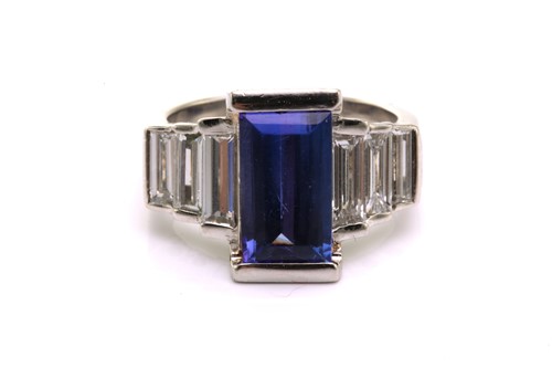 Lot 21 - An Art Deco-style platinum tanzanite and...