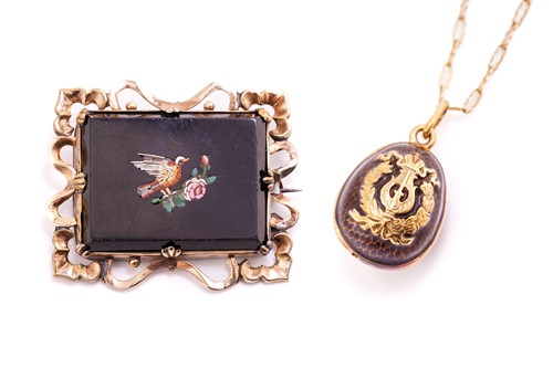 Lot 157 - A micromosaic brooch and a guilloche enamel...