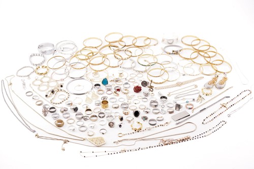 Lot 84 - A collection of costume jewellery including...