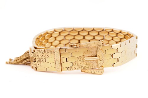 Lot 91 - A yellow metal vintage bracelet of hexagonal...