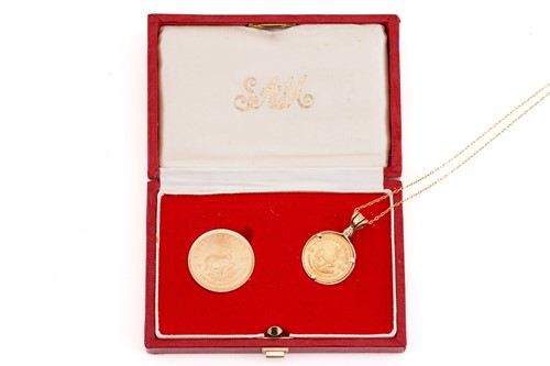 Lot 118 - Cased set of coins comprising of a 1/10oz...