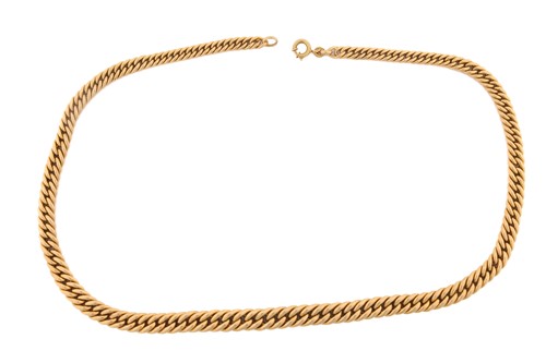Lot 92 - A curb link necklace, having graduating...