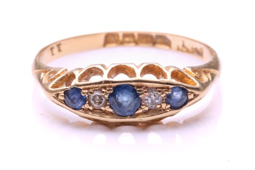 Lot 196 - An early 20th-century sapphire and diamond...