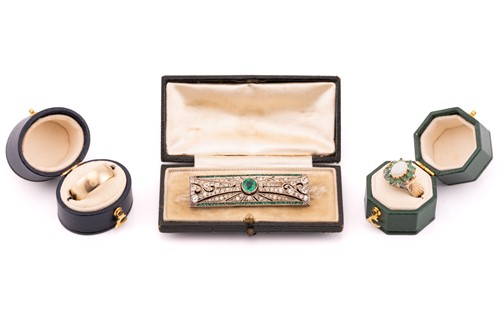 Lot 24 - Two 9ct gold rings and an Art Deco paste-set...