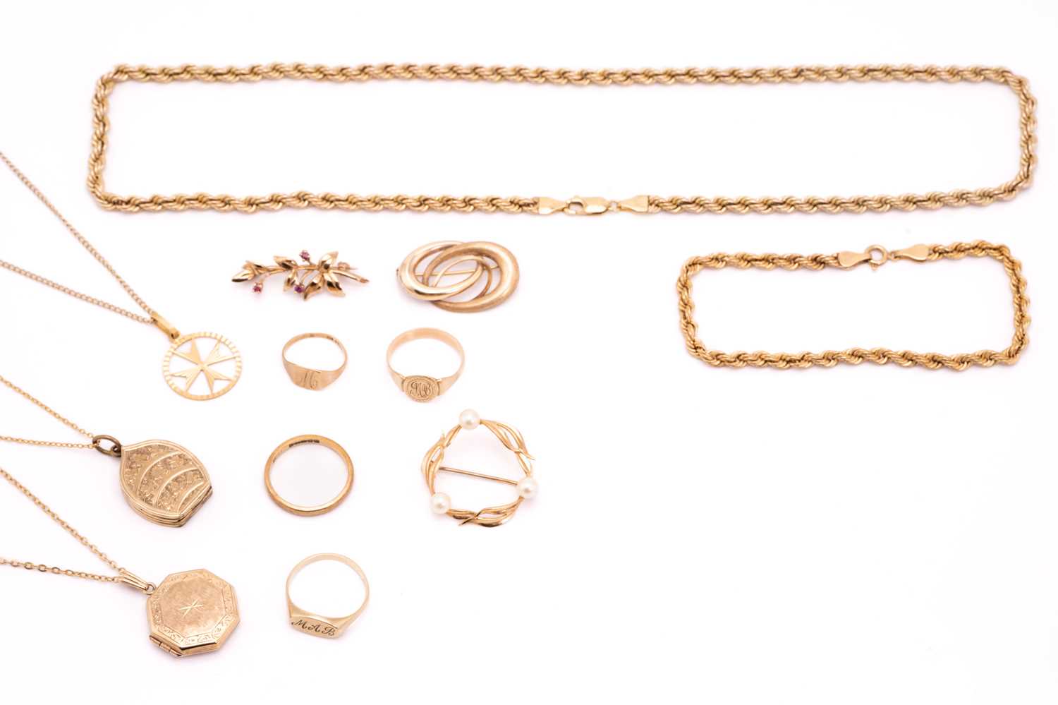 Lot 11 - A group of 9ct yellow gold jewellery, to...