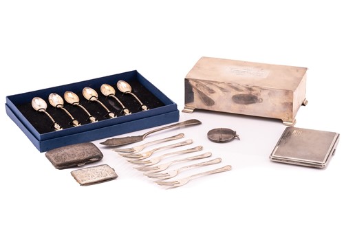 Lot 447 - A mixed quantity of silver including a silver...