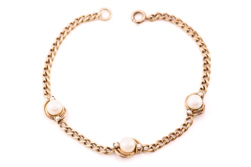 Lot 3 - A 9ct gold and pearl curb pattern bracelet,...