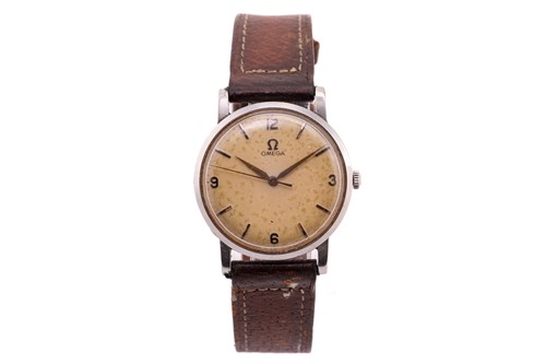Lot 423 - An Omega wristwatch, featuring a Swiss-made...