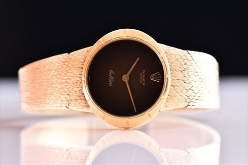 Lot 443 - A Rolex Cellini 18ct yellow gold ladies...