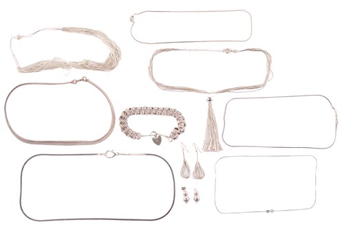 Lot 60 - A quantity of silver and white metal jewellery,...