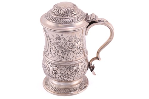 Lot 484 - A Charles II style lidded tankard; cylindrical...