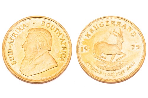 Lot 353 - A 1oz 22ct gold South Africa Krugerrand, 1975