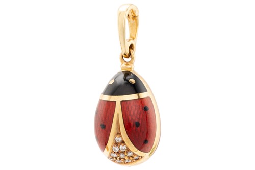 Lot 251 - Fabergé - a ladybug pendant set with ten...