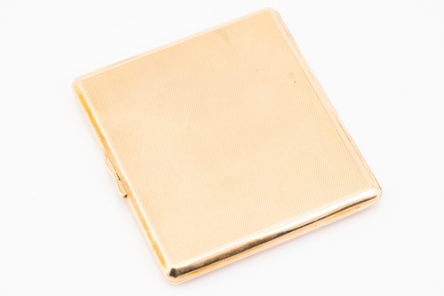 Lot 89 - A 9ct yellow gold cigarette case by Payton,...